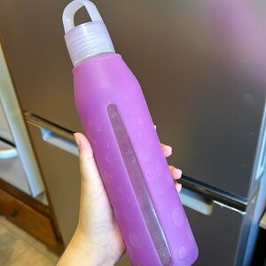 Lululemon water bottle